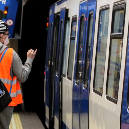 Empresa de contadores de pasajeros en cada vagón de Metro de Madrid para controlar su afluencia y separación en el Estado de Alarma.