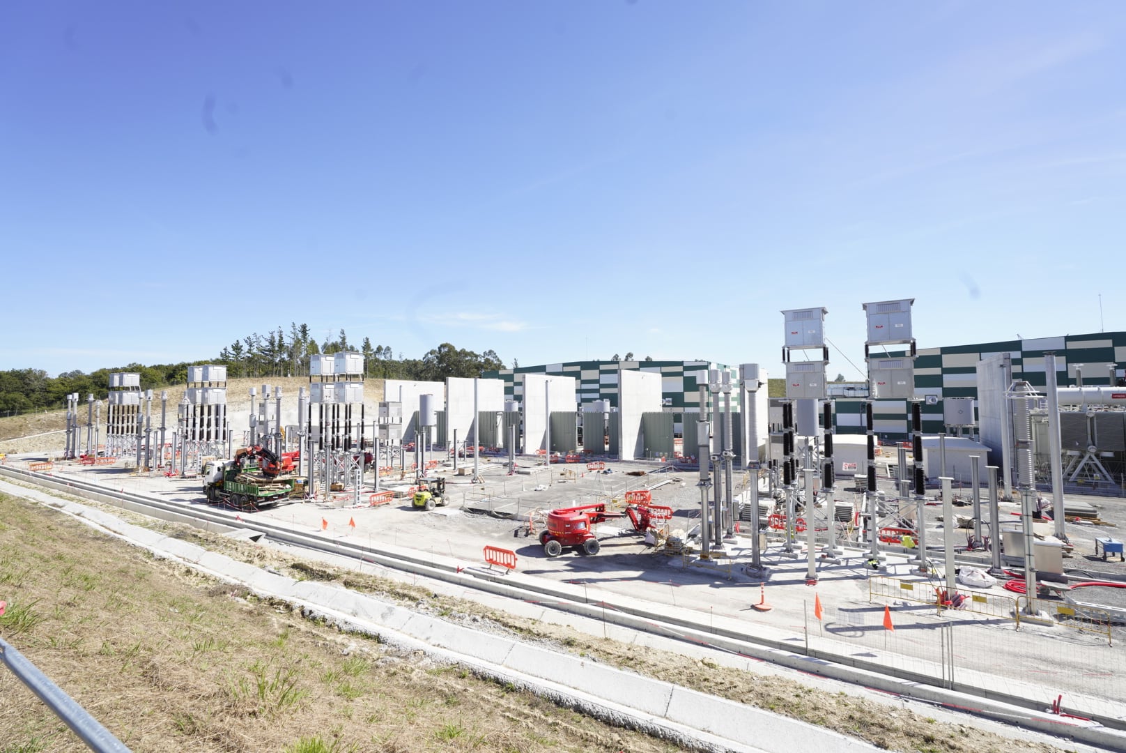 Euskadi pacta con Red Eléctrica un aumento de la potencia eléctrica del 50%