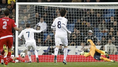 Ronaldo marca el cuarto gol.