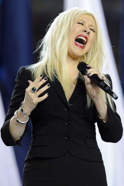 Christina Aguilera, durante su actuación en la Super Bowl.