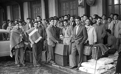 Primer contingente de emigrantes hacia B&eacute;lgica, en 1957. 