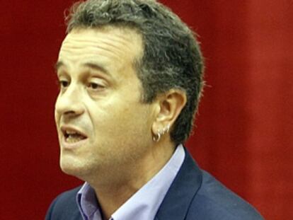 El portavoz de IU, José Antonio Castro, este jueves en el Parlamento.