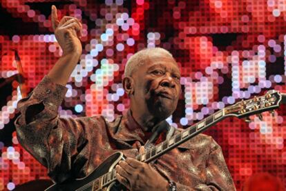 B. B. King en un momento de su actuación de ayer en el Festival de Jazz de San Sebastián.