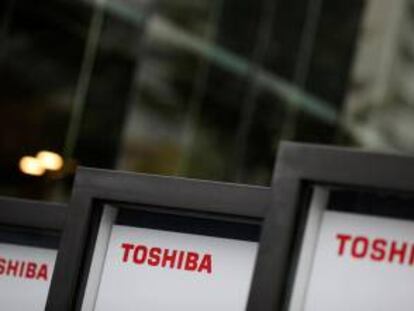 Logos de Toshiba.