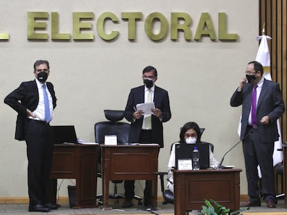 Sesión extraordinaria del Consejo General del Instituto Instituto Nacional Electoral en México.