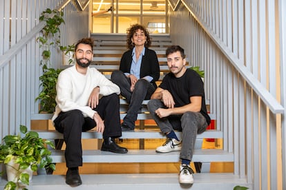 Los impulsores del proyecto Bróders, el 21 de marzo en Madrid: A la izquierda, Jesús Moreno; en el centro, Ánxela Iglesias; y a la derecha, Lionel Delgado.