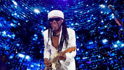 Nile Rodgers, durante su concierto del martes en las Noches del Botánico, en Madrid.