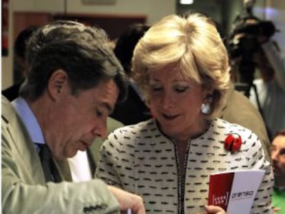 Esperanza Aguirre e Ignacio González tras la reunión del Comité de Dirección del PP.