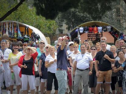 Un grup de turistes aquest dijous a Barcelona.