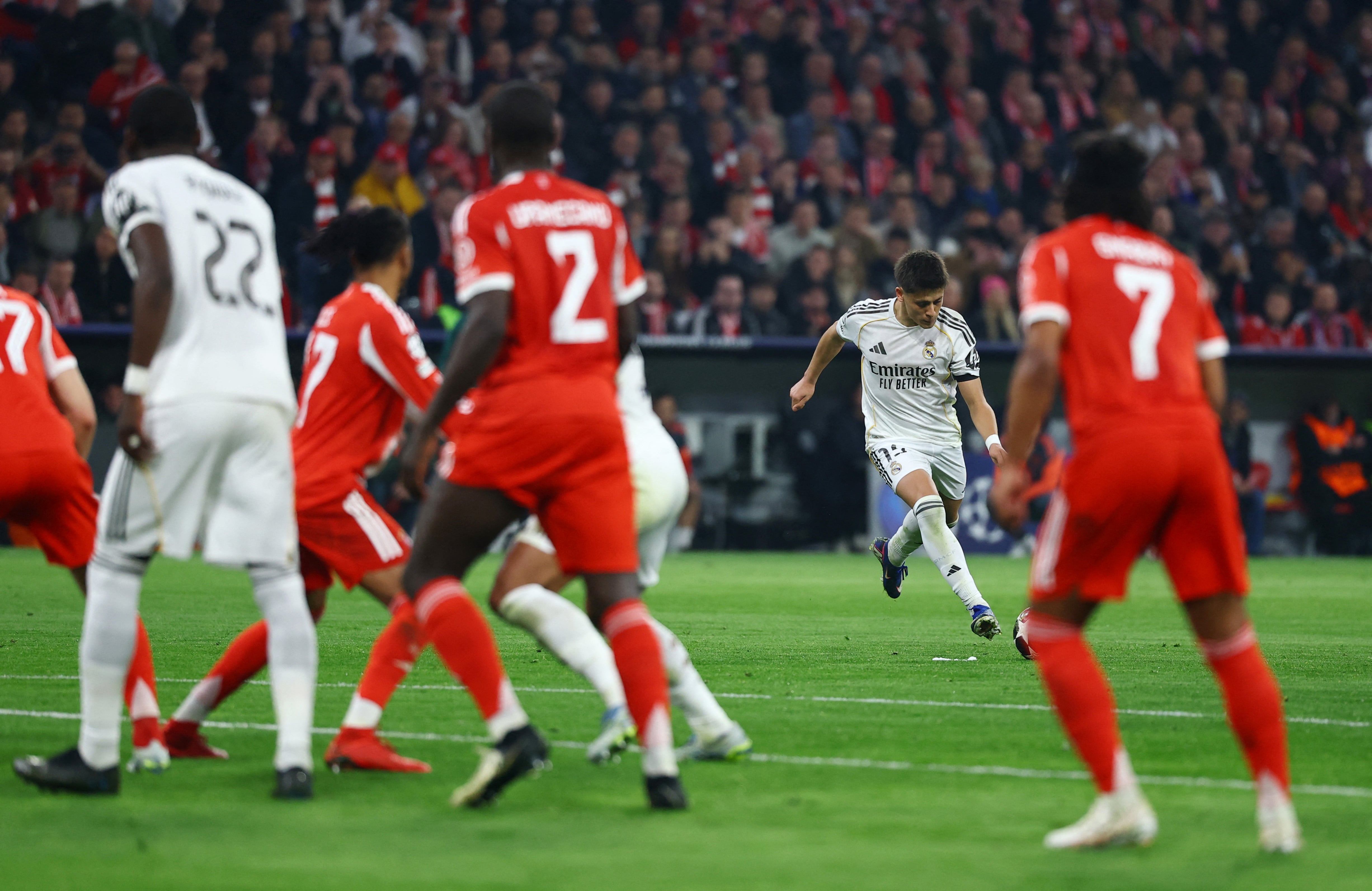 Bayern Múnich - Real Madrid en directo | Golazo de falta de Güler para igualar la eliminatoria