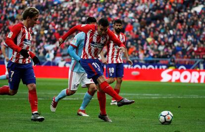 Correa marca el tercer gol del Atlético.