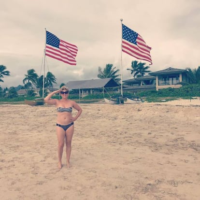 Amy Schumer disfrutó el día festivo en la playa. La actriz cómica compartió una imagen de su día en su cuenta de Instagram, en la que tiene 4,6 millones de seguidores, con el mensaje "un tesoro americano".