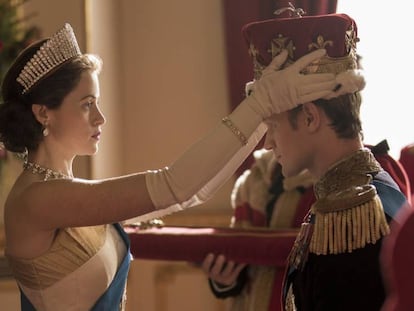 Claire Foy e Matt Smith na segunda temporada de 'The Crown'.