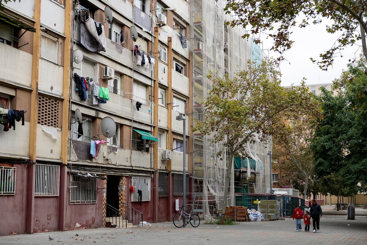 Un documento técnico de la reforma del Besòs contempla como uno de los escenarios derribar 1.800 pisos