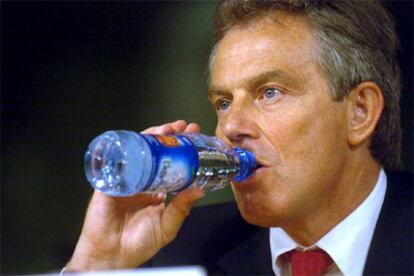 El primer ministro británico, Tony Blair, durante la conferencia de prensa que ofreció ayer tras su discurso ante el Parlamento Europeo.