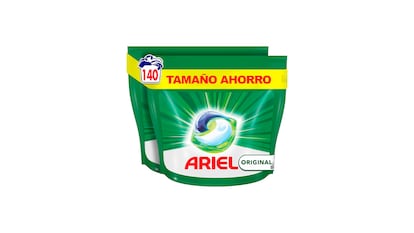 Ofertas de primavera productos de limpieza sobre fondo blanco.