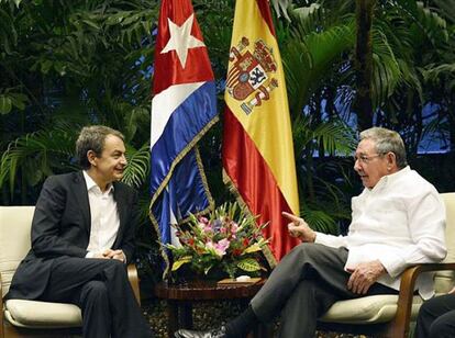 El General de Ejército Raúl Castro Ruz, Presidente de los Consejos de Estado y de Ministros, recibió el miércoles 25 de febrero a José Luis Rodríguez Zapatero, expresidente del Gobierno español.