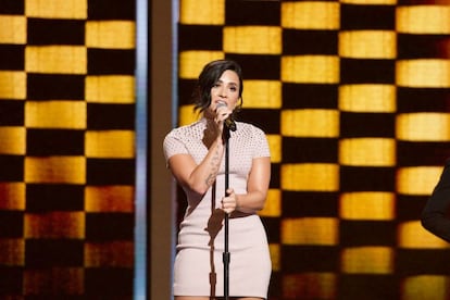 La cantante y actriz Demi Lovato intervino en el primer día de la convención demócrata en Filadelfia, Pensilvania