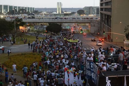 Marcha para Jesus re&uacute;ne evang&eacute;licos em Bras&iacute;lia.