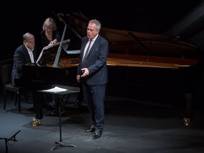 Julius Drake y Christoph Prégardien durante su interpretación de canciones de Franz Schubert en la primera parte de su recital.