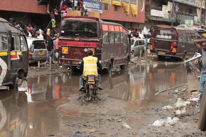 Las motos-taxis durante la temporada de aguas en Eastleigh no son una buena opción para circular. Eso sí, el precio que se paga en comparación con otras zonas de la ciudad es muy barato.