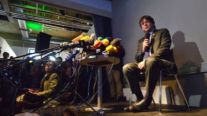 Puigdemont atiende a la prensa en Berlín el pasado 7 de abril.