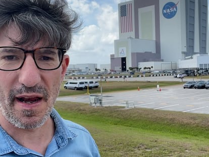 Dentro del Centro Espacial Kennedy, a unos metros del Artemis II
