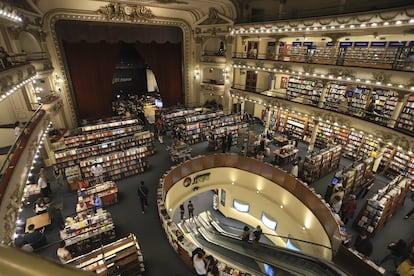 Interior de la librería Ateneo Grand Splendid, ubicada en un antiguo teatro de Buenos Aires (Argentina).
