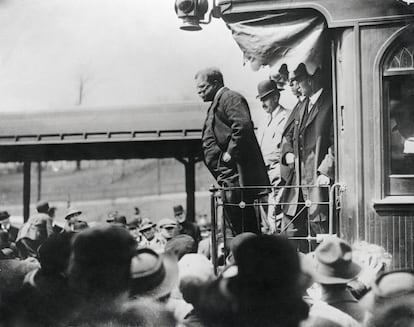 Theodore Roosevelt haciendo campaña para las elecciones de 1904.