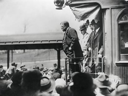 Theodore Roosevelt haciendo campaña para las elecciones de 1904.