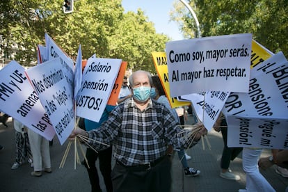 Manifestación por las pensiones y servicios públicos de calidad en octubre de 2021.