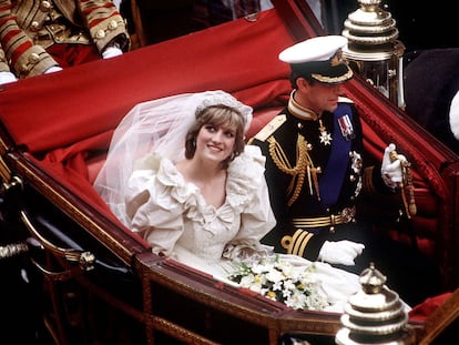 Los príncipes de Gales, el día de su boda, el 
miércoles 29 de julio de 1981.