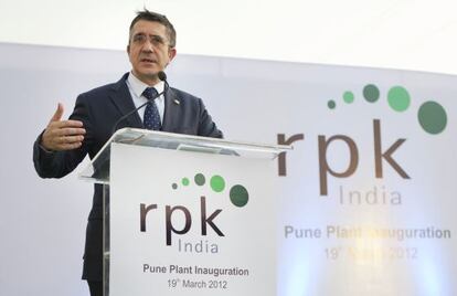 El 'lehendakari', Patxi López, durante la inauguración de la nueva planta en India de la cooperativa RPK, dedicada a la automoción.