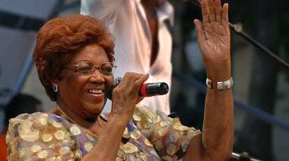 Dona Ivone Lara se apresenta na Virada Cultural em São Paulo, em 2008.