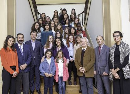 Las niñas de la casa de acogida Lar Nossa Senhora do Livramento, de Oporto (Portugal), becadas por Día Solidario.