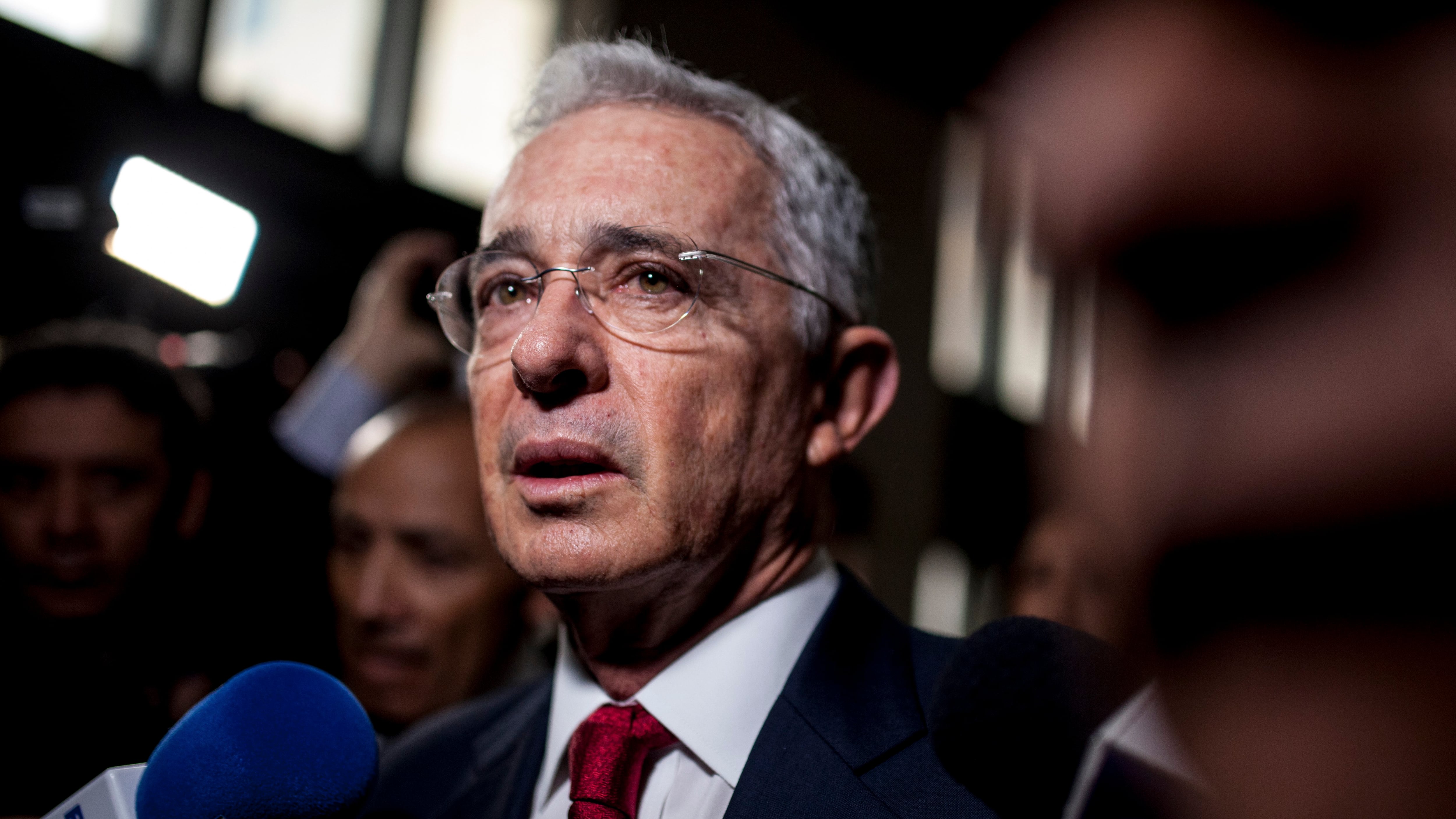 El caso contra Álvaro Uribe, paso a paso: de la acusación de paramilitarismo al veredicto final en el juicio por soborno a testigos