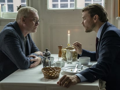 Søren Malling y Pilou Asbæk, en 'The Investigation'.