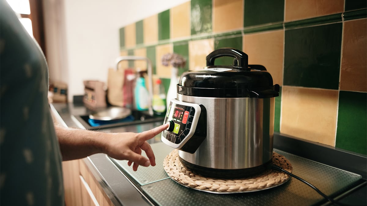 Sustituye a 7 electrodomésticos y cabe en cualquier cocina pequeña: la olla multifunción que arrasa en Amazon
