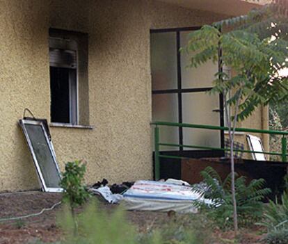 Zona de la residencia  afectada por el fuego que ayer obligó a desalojar a 26 ancianos.