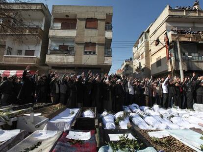 Funerales por los muertos en Homs, Siria.