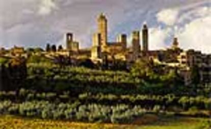 La torre Grossa, con una altura de 54 metros, es la más elevada de las 14  que quedan en la actualidad en San Gimignano, localidad toscana que en la Edad Media contaba con 72 de estas construcciones.