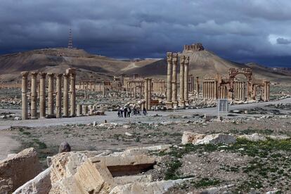 Palmira (Tadmur, en árabe), la perla del desierto, fue en los siglos I y II d. C. uno de los centros culturales más importantes del mundo antiguo.