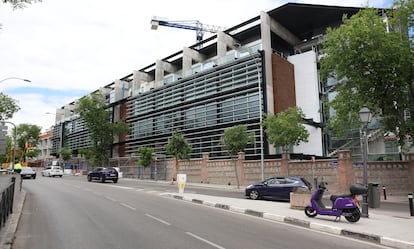 Edificio en construcción, en mayo de 2024, del Campus Arrupe en Madrid, que acogerá los centros de Deusto, Comillas y Advantere.