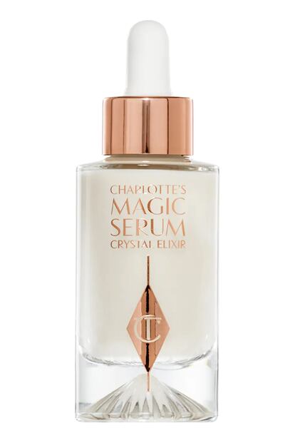 Charlotte’s Magic Serum Crystal Elixi, el serum de Charlotte Tilbury salió a la venta el pasado 30 de abril y ahora puede probarse con un 20% de descuento. En la venta especial de Sephora (hasta el sábado, con el código HAPPY20). Vitamina C estabilizada, péptidos o niacinamida para iluminar, hidratar y mejorar el aspecto de la piel apagada o cansada.