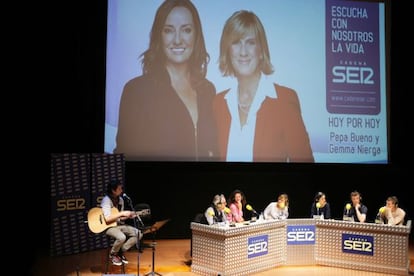 Imagen del programa 'Hoy por Hoy' de la cadena Ser, desde el Guggenheim.