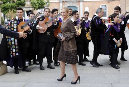 Cifuentes en la entrega del premio Cervantes en la Universidad de Alcalá.