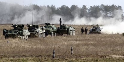 Forças ucranianas realizam exercícios militares, na quarta-feira, em Desna.