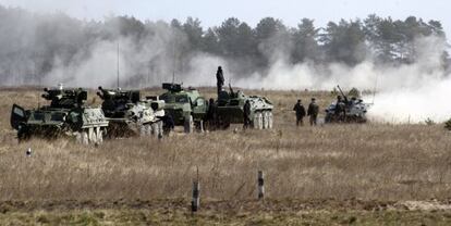 Fuerzas ucranias realizan ejercicios militares este miércoles en Desna.