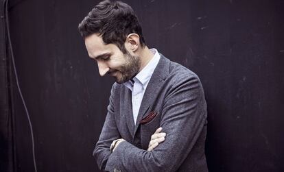 Kevin Systrom posa para ICON en Shoreditch, Londres, con un traje que se había comprado en París, pero sin filtros.