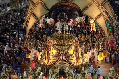 Desfile da escola campe&atilde; de 2015, a Beija-Flor.